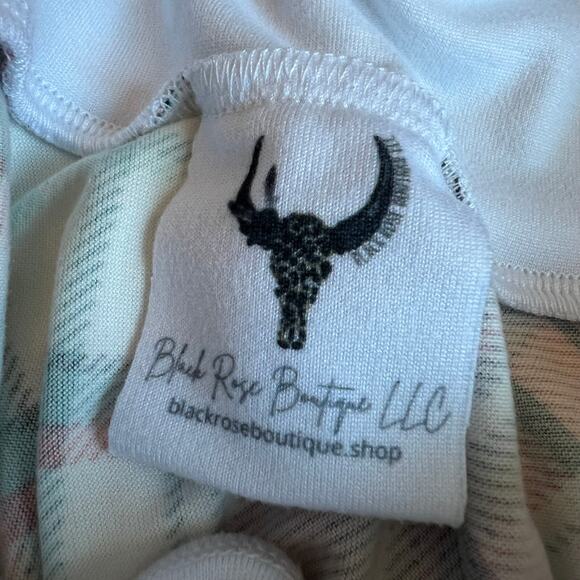 Black Rose Boutique Holiday Top - Picture 6 of 9